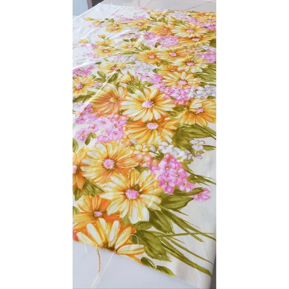 Vintage Flower Power Fabric 1.5 yds x 44w Yellow Daisies Pink Flowers